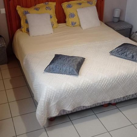 Chambre D'Hotes Les Ormeaux Saint-Georges-des-Coteaux ภายนอก รูปภาพ