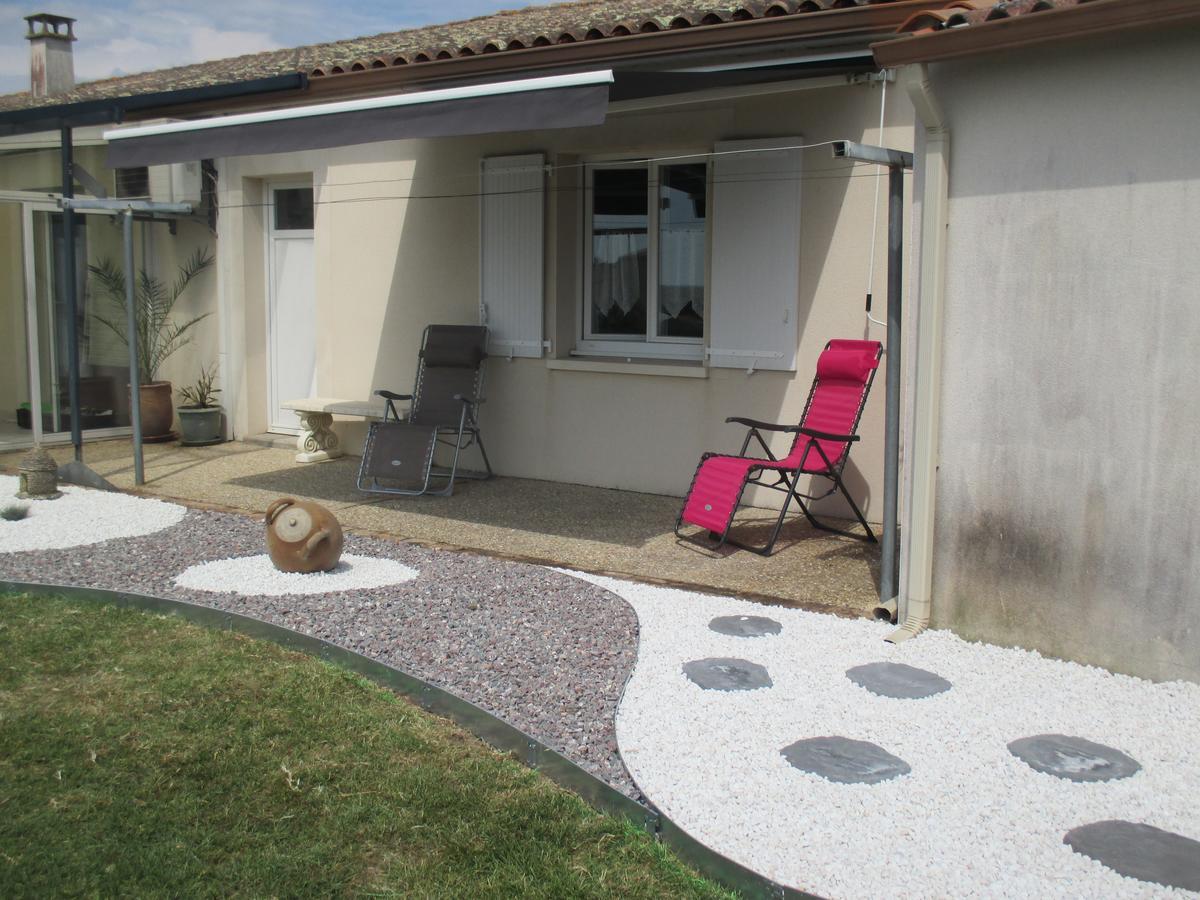 Chambre D'Hotes Les Ormeaux Saint-Georges-des-Coteaux ภายนอก รูปภาพ